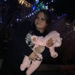 Meet your Posher, Adriana